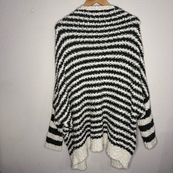 Umgee Striped Cardigan Oversized Popcorn Knit Olive & Cream Women’s Size Medium - Picture 4 of 12